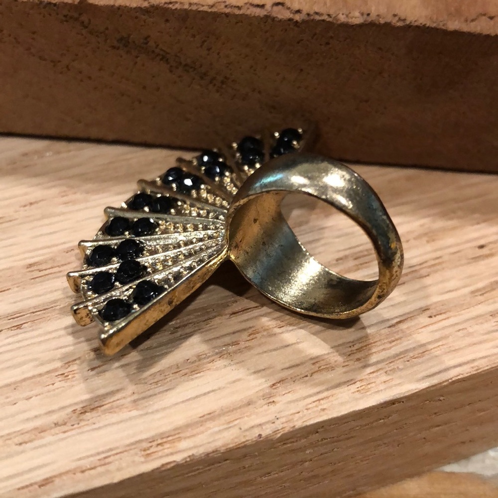 ModCloth Fan Ring - Picture 2 of 3